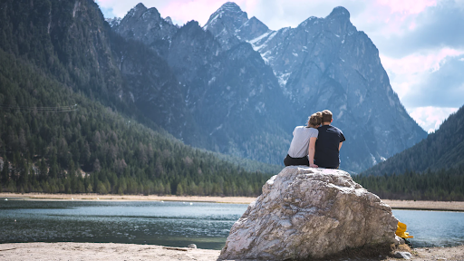 Unexpected Ways to Save Money on Your Couple’s Adventure Trip